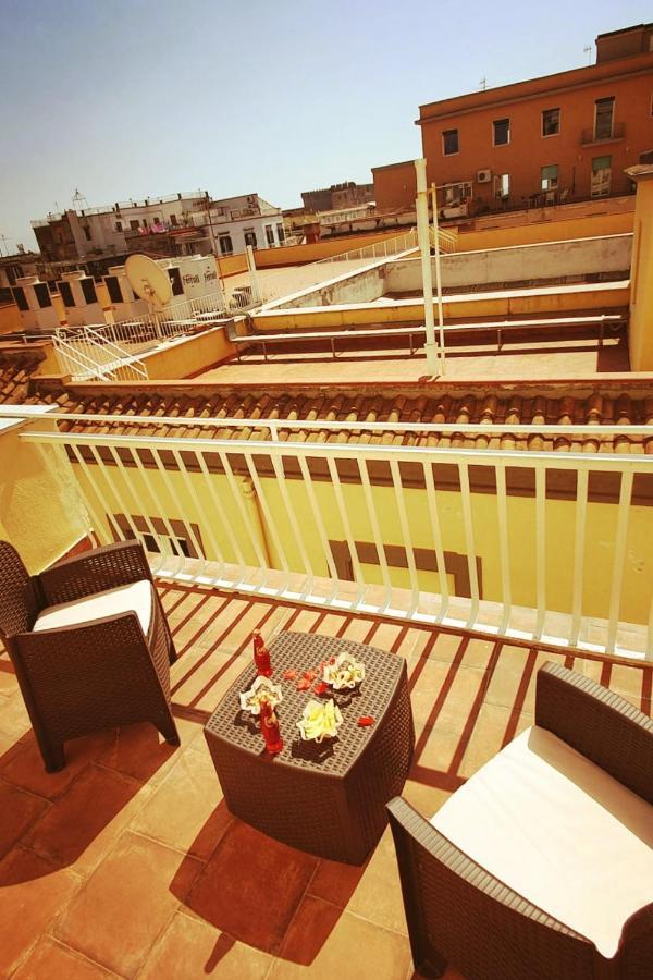 Queen Medina Centro Storico เนเปิลส์ ภายนอก รูปภาพ